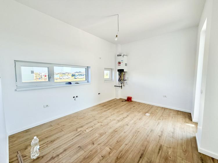 Apartament cu 2 camere semidecomandat în Moșnița Nouă