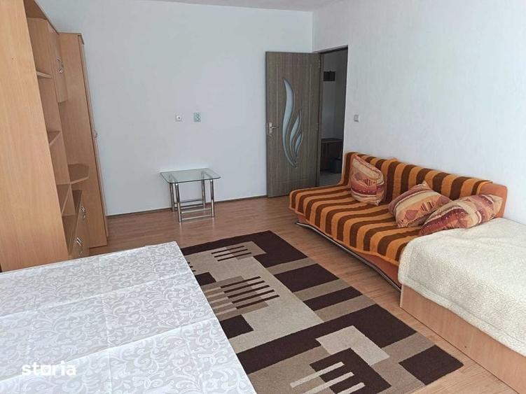 Ofer spre inchiriere ap 2 camere, decomandat, Zona 300 - 5