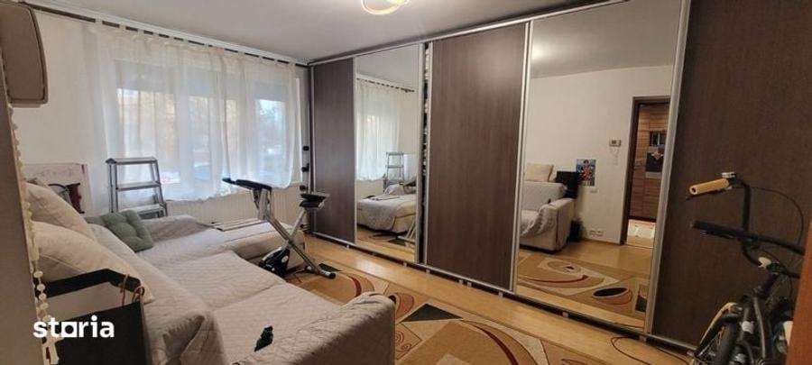 Vand apartament 3 camere zona Craiter - 2