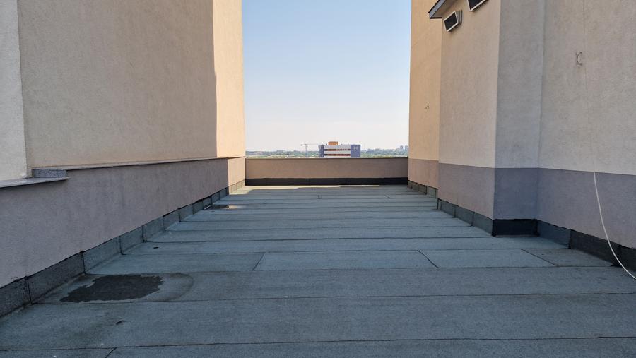 Apartament cu 4 camere decomandat în Mihai Bravu