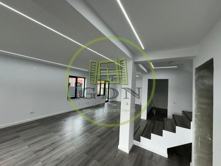 Casă individuală cu 5 camere cu Canalizare în Bariera Vâlcii