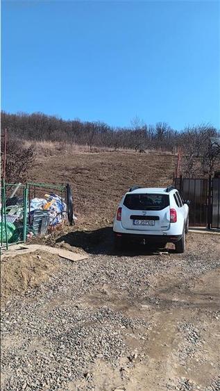 Teren Construcții intravilan de 1000 mp, în Cercu
