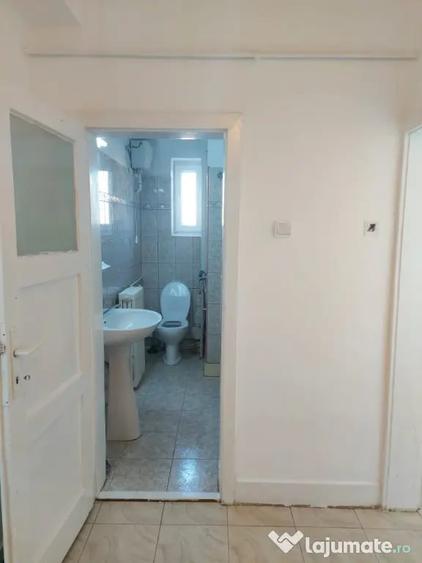 Garsonieră decomandată în Horea