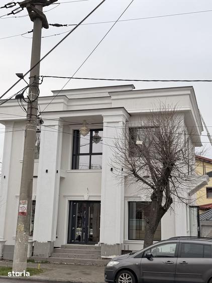 Spațiu comercial, de 160 mp, în Central