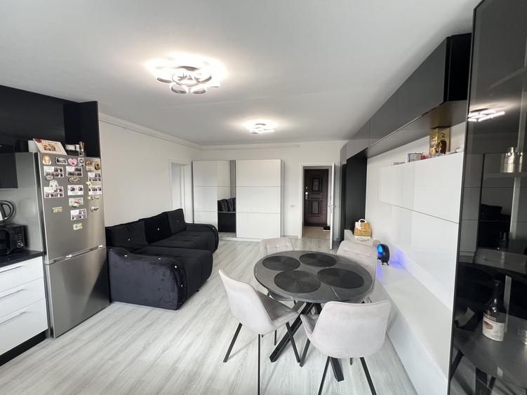 Apartament cu 2 camere semidecomandat, mobilat în Sânpetru