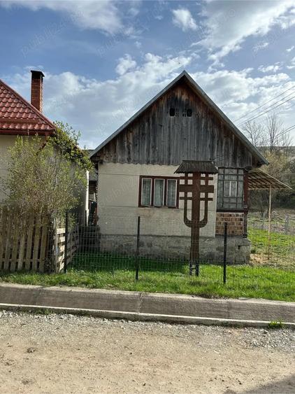 Casă cu Teren 1200 Mp în Bociu