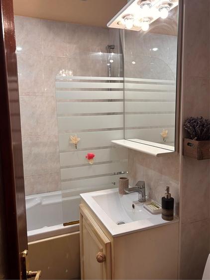 Apartament cu 3 camere decomandat în Calea București