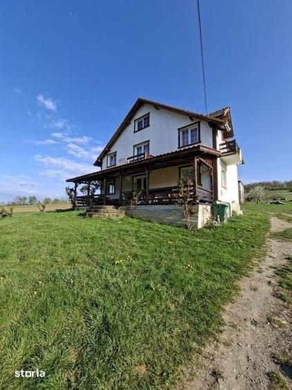 Casă cu 4 camere cu Teren 300 Mp în Central