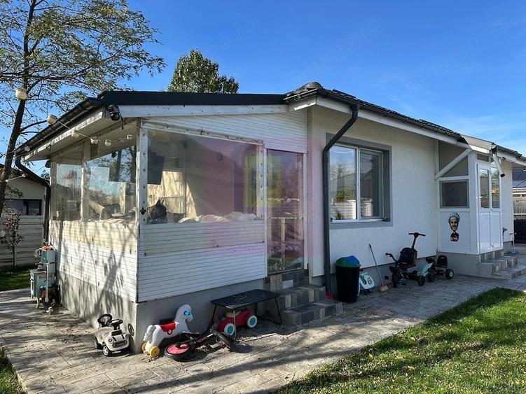 Casă cu 3 camere cu Teren 380 Mp în Săbăreni