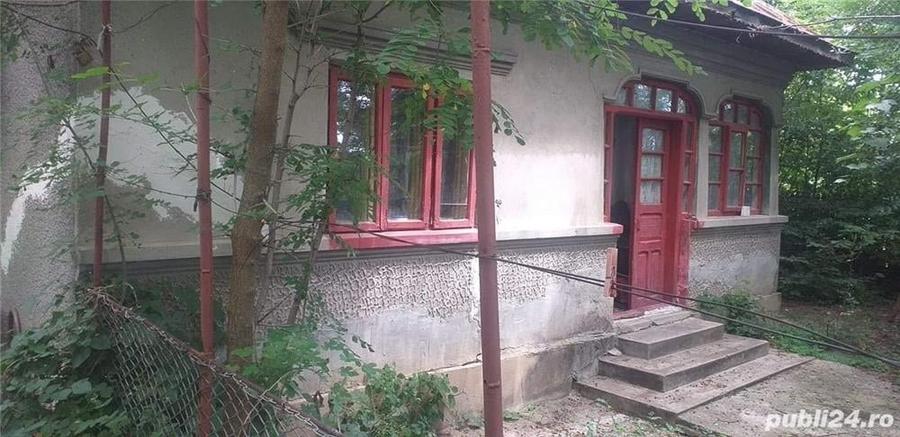 Casă cu 6 camere cu Teren 4000 Mp în Petrești