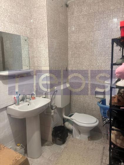 Apartament cu 4 camere semidecomandat, mobilat în Dristor