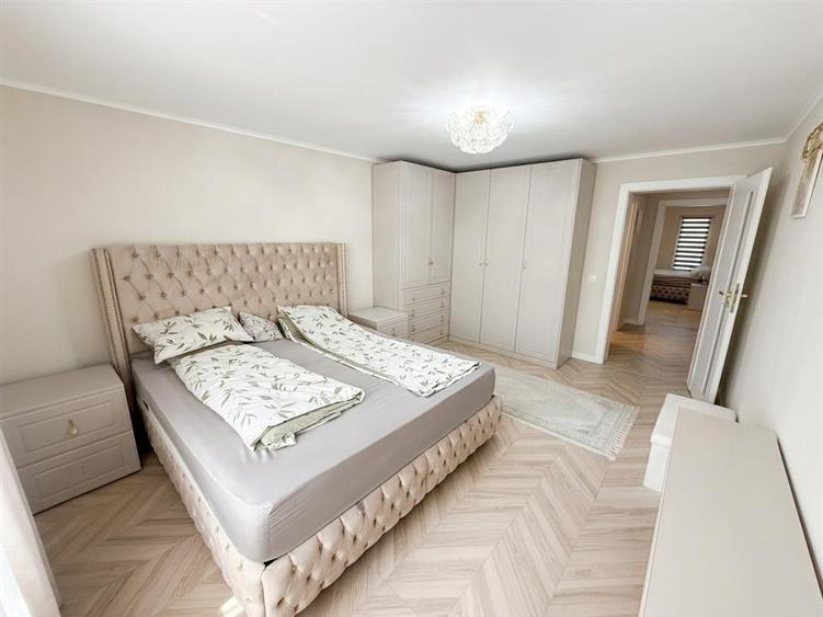 Casă cu 4 camere cu Teren 350 Mp în Podgoria