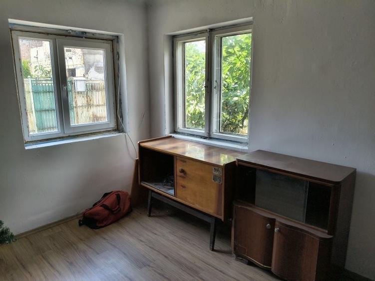 Casă cu 3 camere semidecomandat în Sud