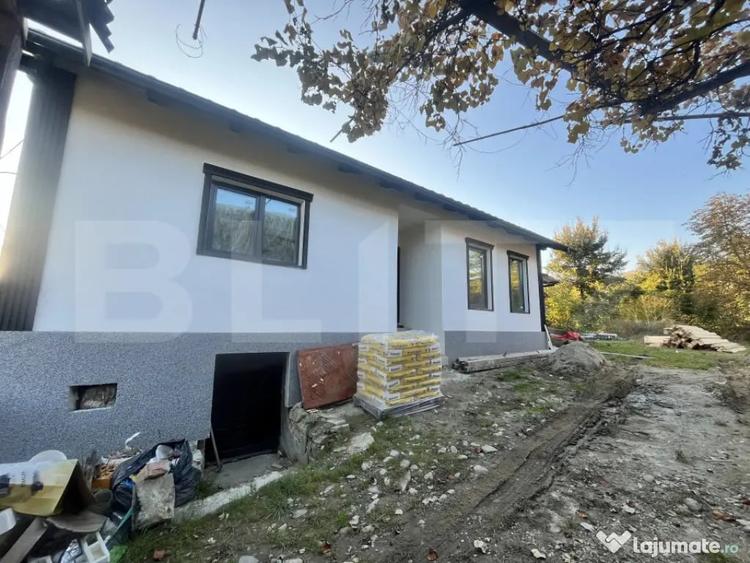 Casă cu 4 camere cu Teren 500 Mp în Central