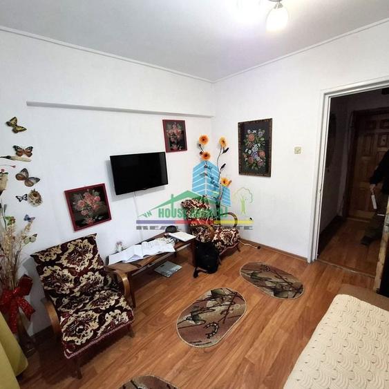 Apartament cu 3 camere semidecomandat în Gară