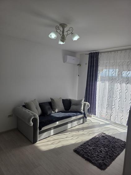 Apartament cu 2 camere semidecomandat în Giroc