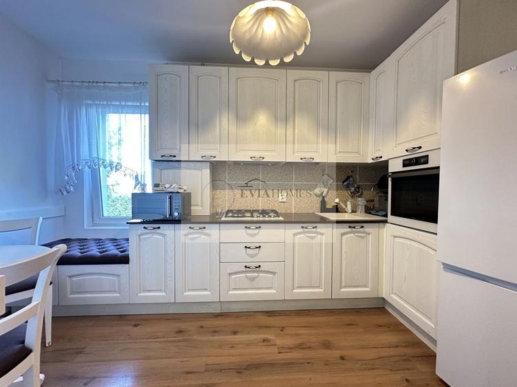 Apartament cu 3 camere decomandat, mobilat în Zorilor