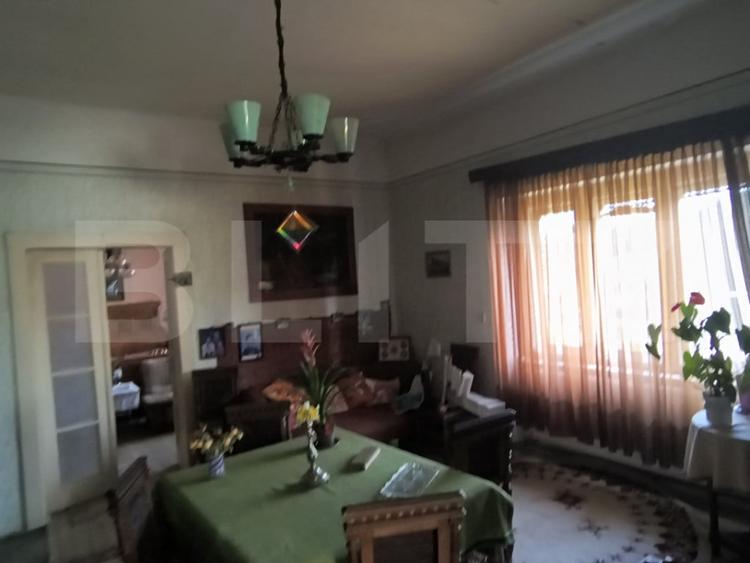 Casă cu 4 camere cu Teren 7729 Mp în Central