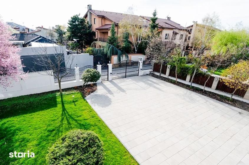 Casă cu 7 camere cu Teren 1000 Mp în Sud