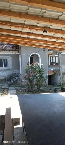 Casă cu Teren 4650 Mp în Vârvor