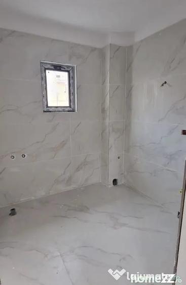 Casă cu 5 camere cu Teren 200 Mp în Lumina