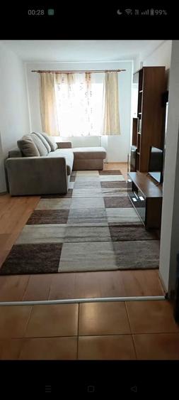 Apartament cu 2 camere semidecomandat în Broscărie