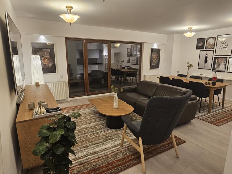 Apartament cu 4 camere, mobilat în Decebal