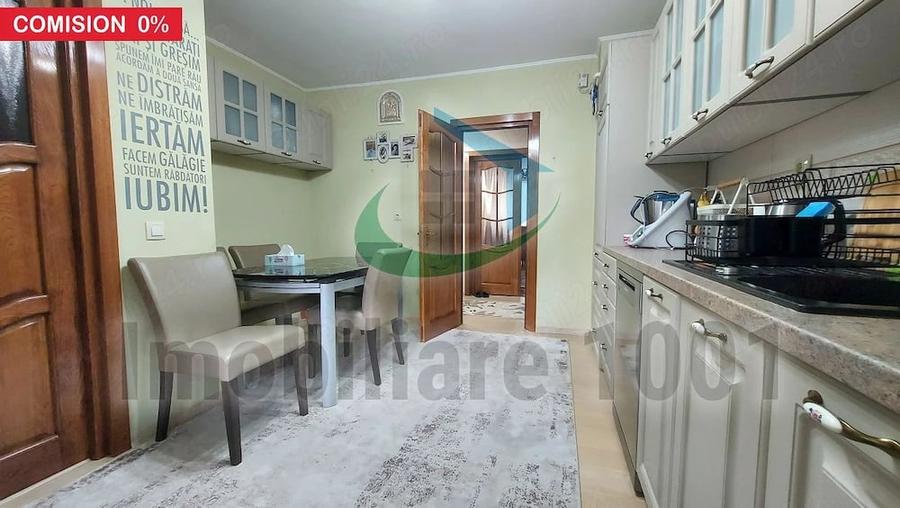 Apartament cu 4 camere decomandat în Central