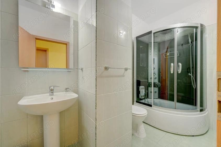 Apartament cu 4 camere decomandat în Titan