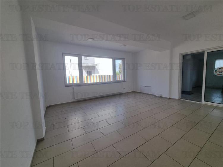 Casă individuală cu 5 camere cu Teren 250 Mp în Odăi