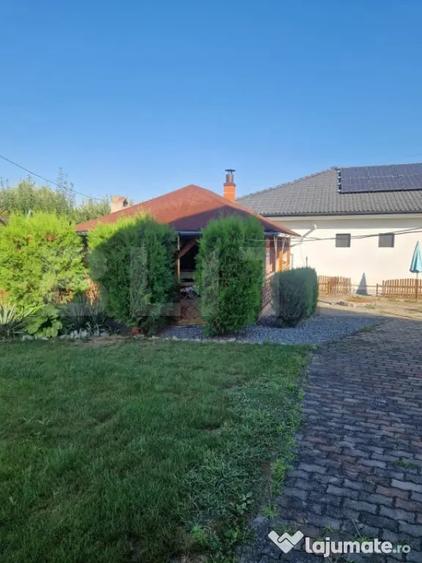 Casă cu 7 camere cu Teren 830 Mp în Central