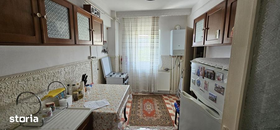 Apartament cu 2 camere decomandat, mobilat în Central