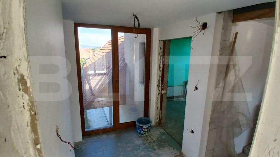 Casă individuală cu 5 camere cu Canalizare în Reghin