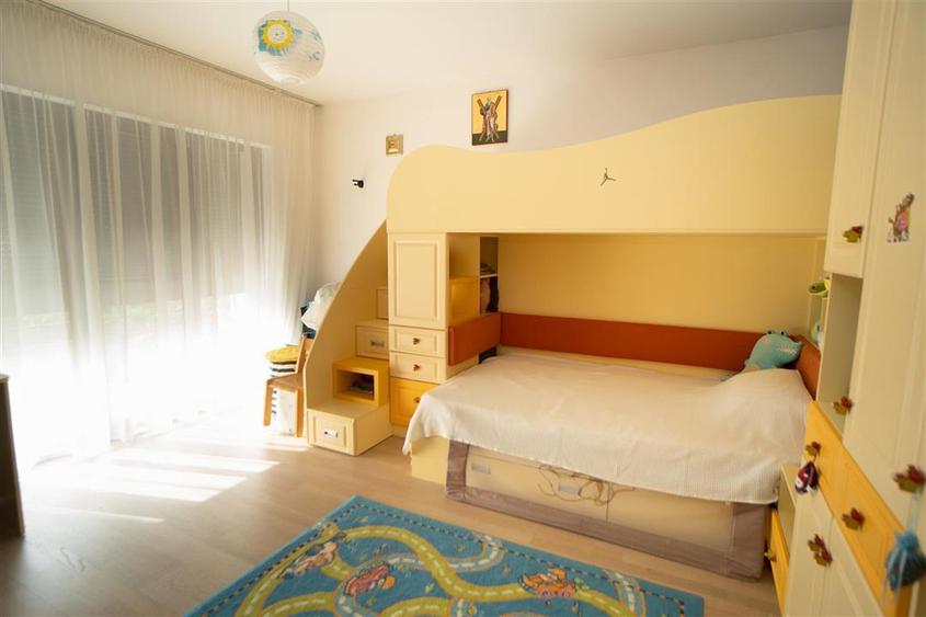 Casă cu 6 camere cu Teren 509 Mp în Spitalul Județean