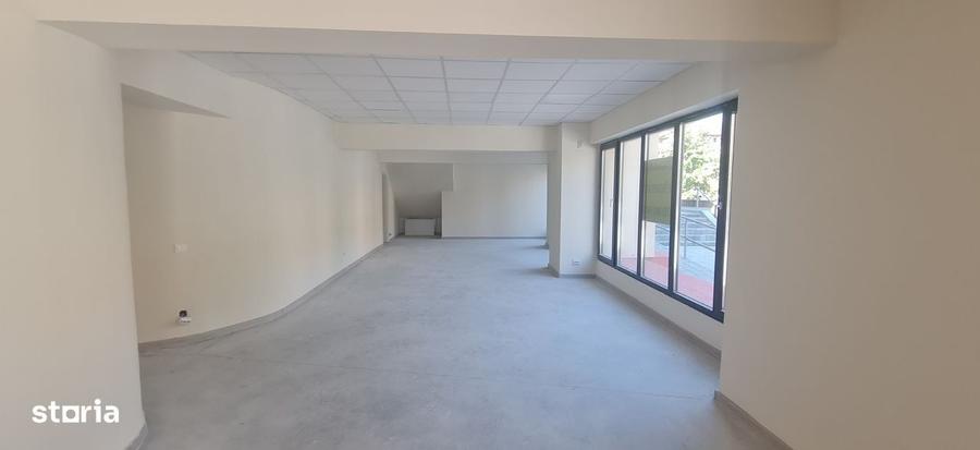 Spațiu comercial, de 220 mp, în Central