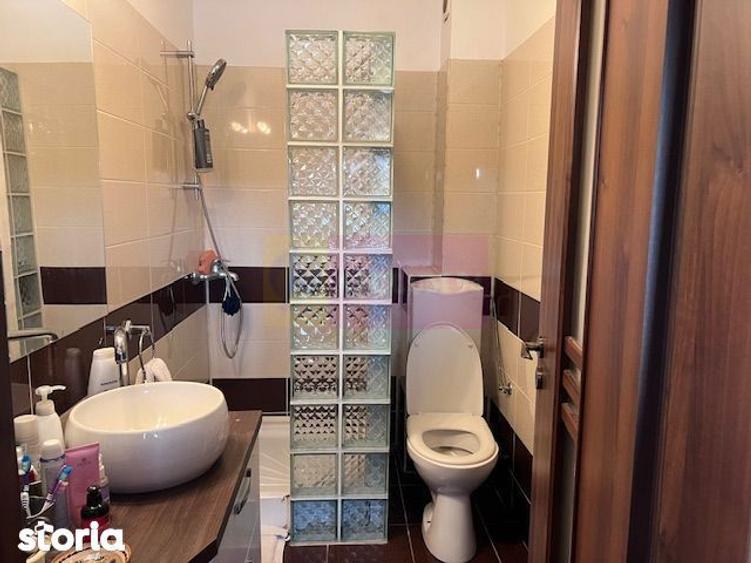 Apartament cu 3 camere, mobilat în Central