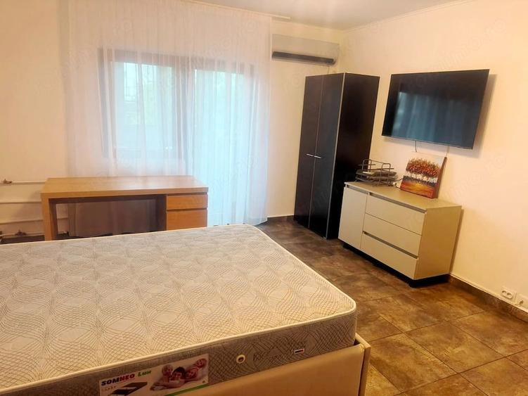 Garsonieră decomandată în 13 Septembrie