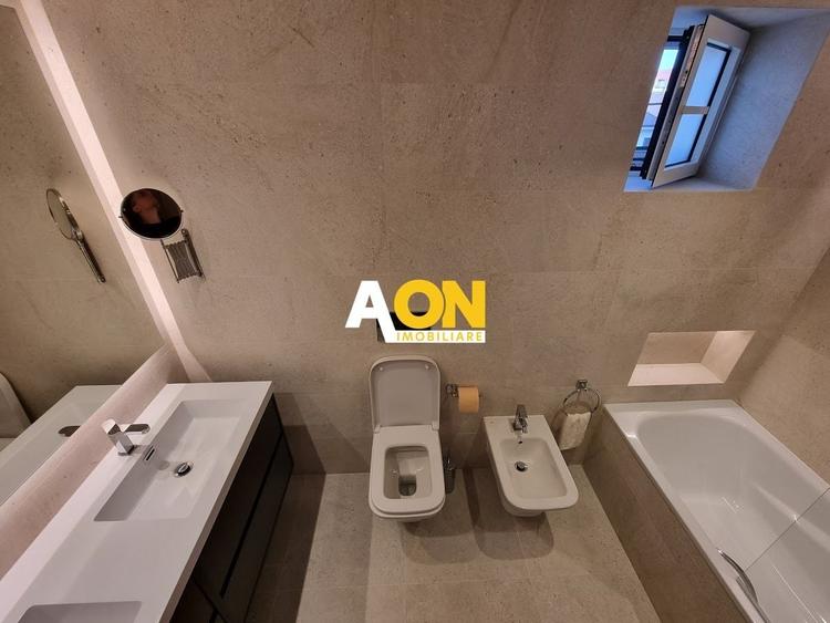 Apartament cu 3 camere decomandat, mobilat în Central