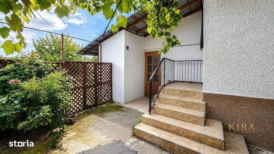 Casă cu 4 camere decomandat cu Teren 700 Mp în Central