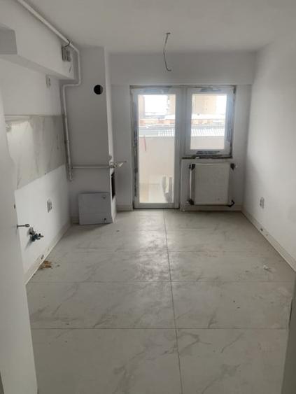 Apartament cu 4 camere decomandat în George Enescu
