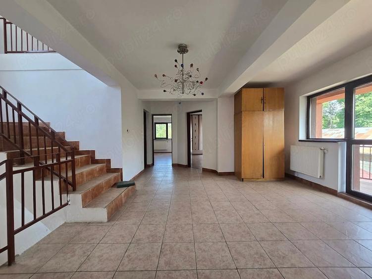 Casă cu 6 camere cu Teren 500 Mp în Cernica