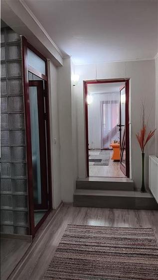 Casă individuală cu 5 camere cu Canalizare în Bârnova
