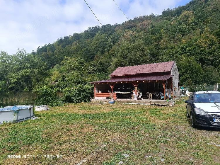 Casă cu Teren 1046 Mp în Hărțăgani