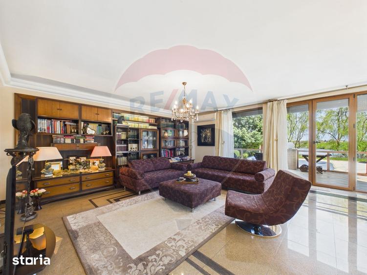 Casă cu 9 camere cu Teren 721 Mp în Crevedia