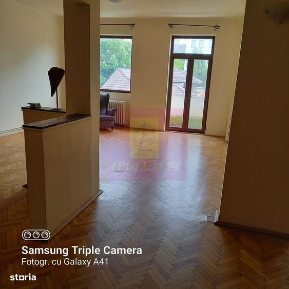 Apartament cu 4 camere în Mitropolie