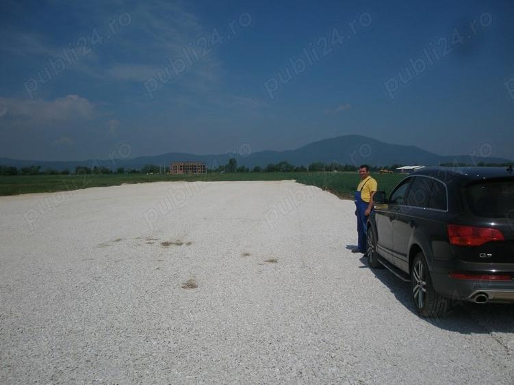 Teren de 2700 mp, în Cristian