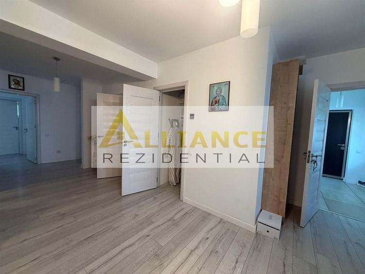 Casă individuală cu 4 camere decomandat cu Canalizare în Central