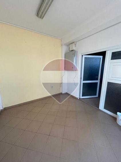 Spațiu comercial, de 117.12999725342 mp, în Ipotești