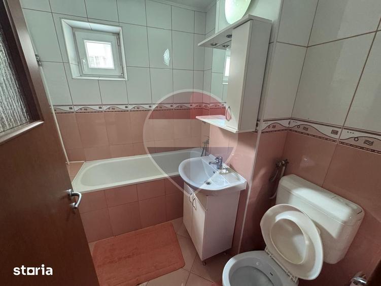 Apartament cu 3 camere decomandat în Iosia