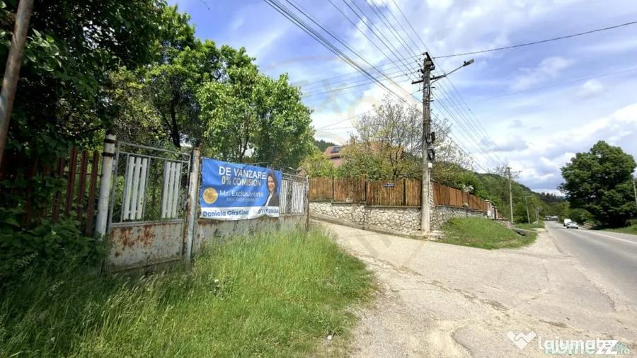 Casă cu 3 camere cu Teren 4696 Mp în Central